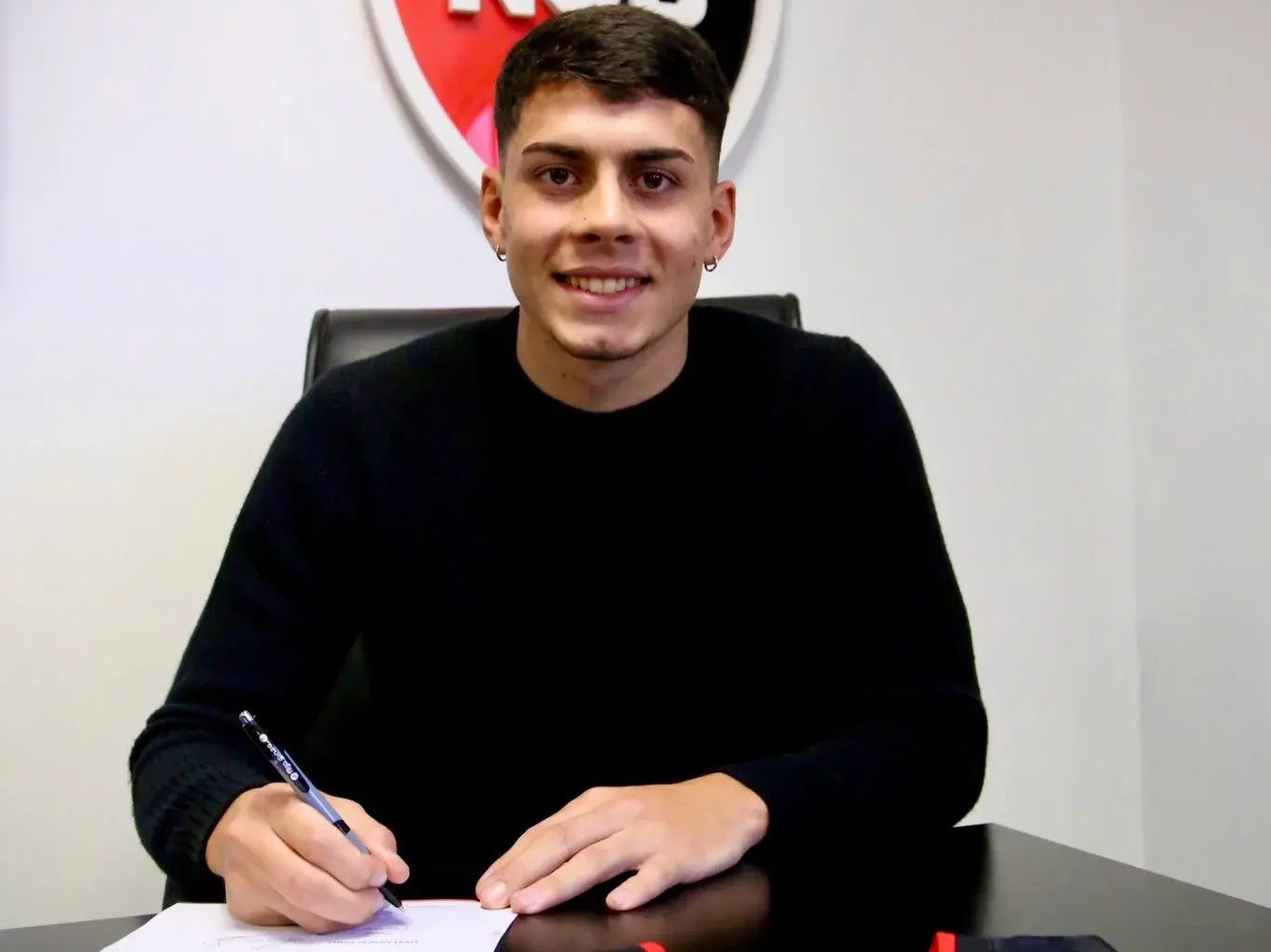 Newell's presentó oficialmente a Lucas Gómez, un refuerzo para la mitad de la cancha