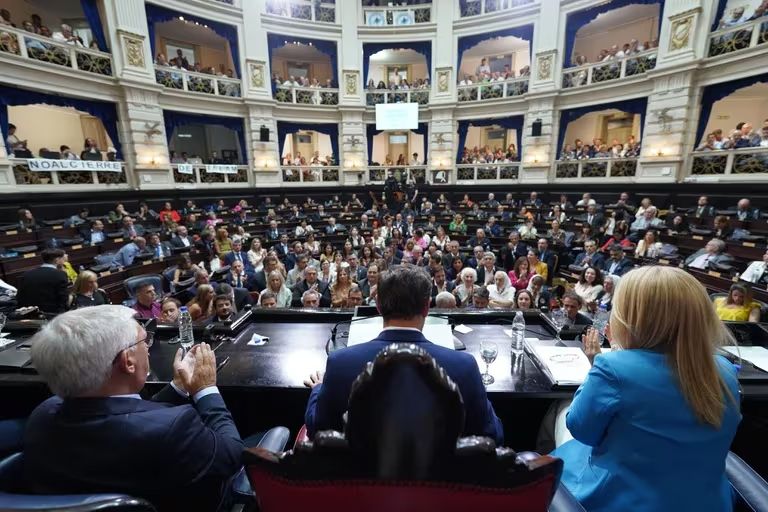 La oposición presiona a Kicillof por la Boleta Única de Papel