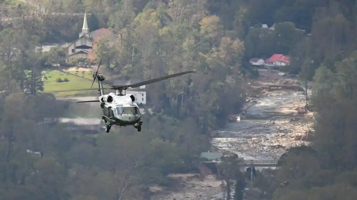 Biden y Harris visitan zonas afectadas por el huracán Helene