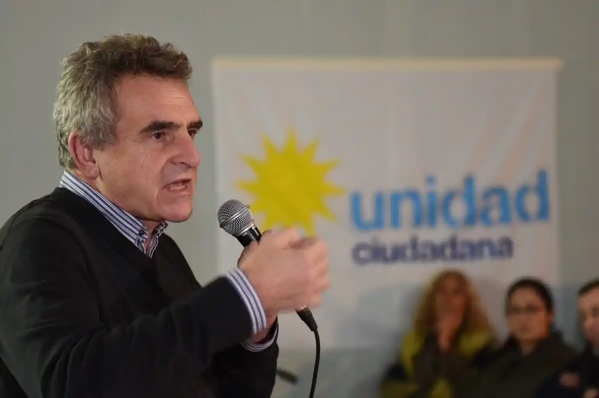 Agustín Rossi: "No es que los mercados le tengan miedo a Cristina, el que le tiene miedo a Cristina es Macri"