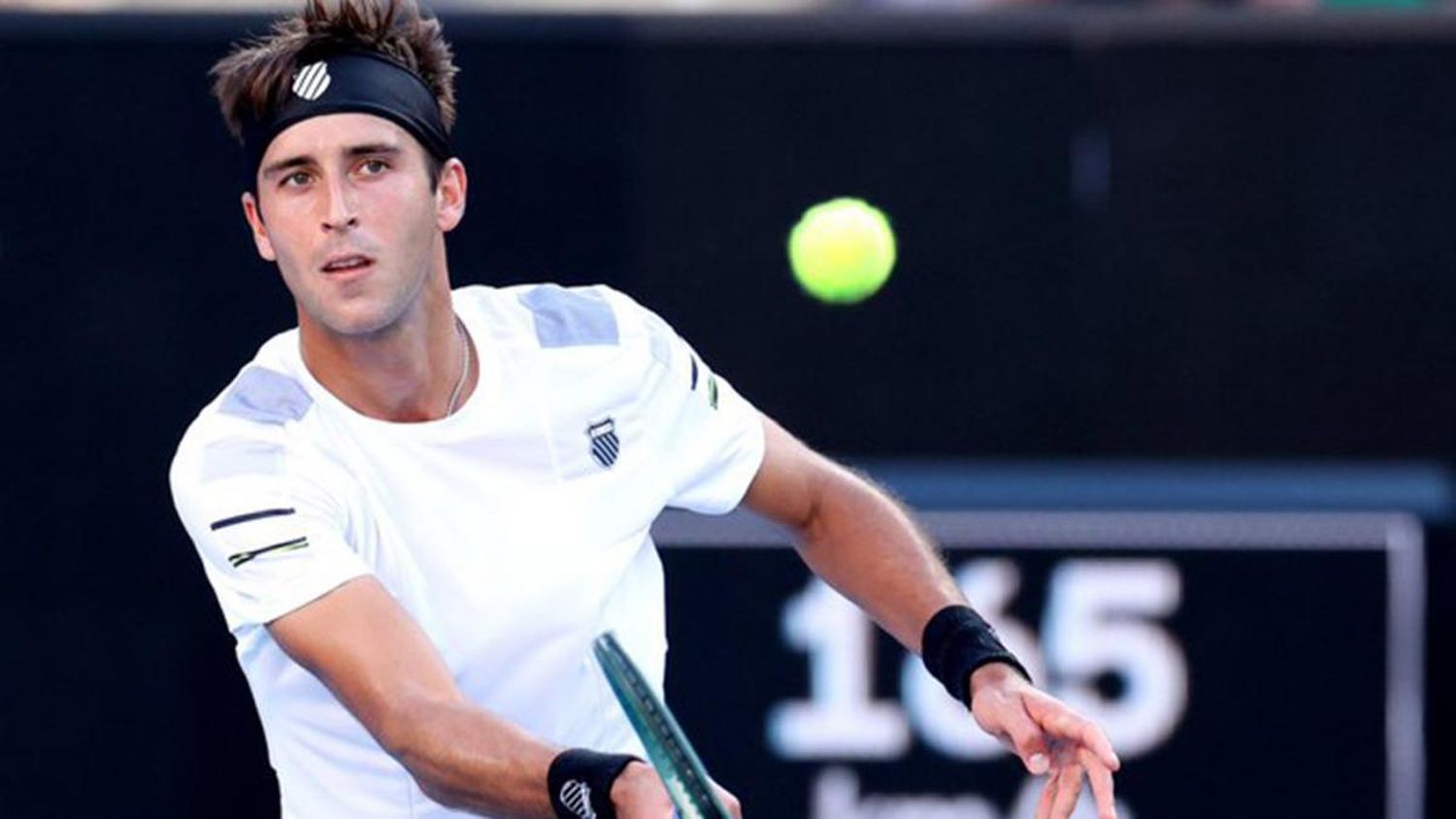 Victorias de Etcheverry y Báez en la segunda ronda del Australian Open