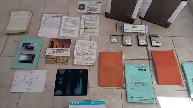 Detuvieron a una banda de abogados "caranchos" por estafas: hay 13 implicados