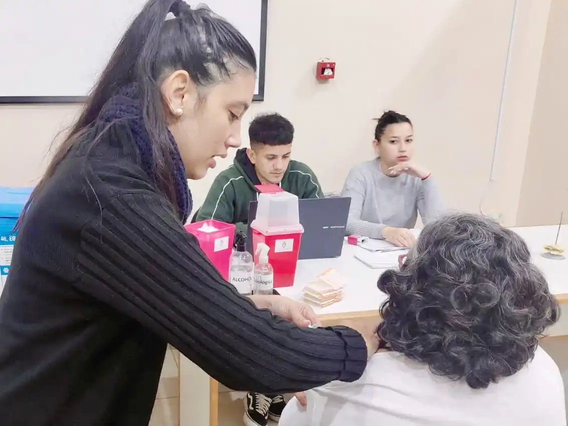 Adultos mayores participaron de una nueva jornada de vacunación