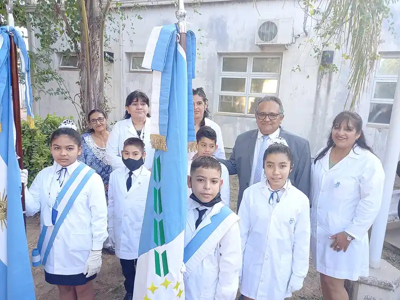 Acto y desfile cívico militar en Ingeniero Juárez