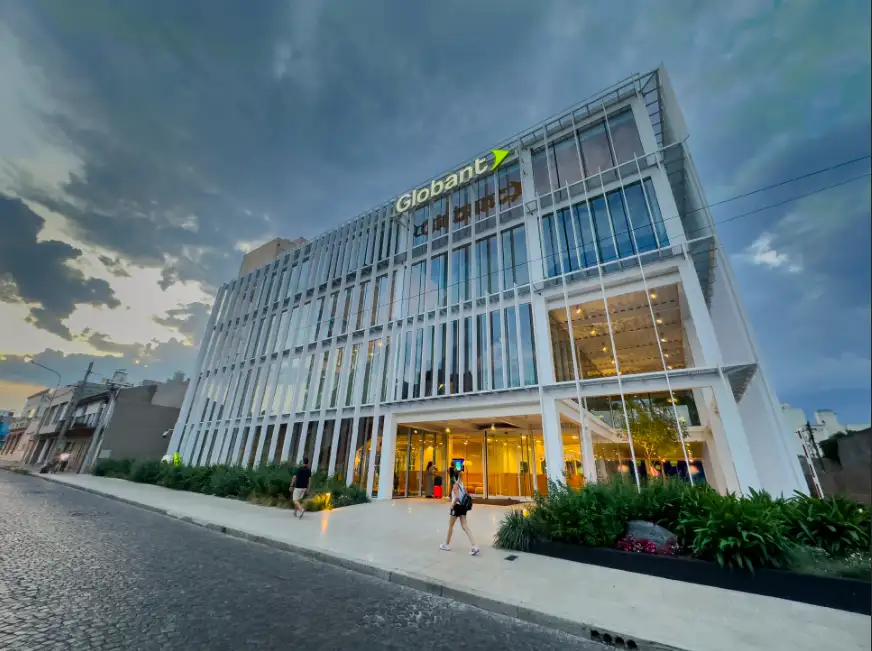 Intimaron a Globant por falta de recomposición salarial de sus empleados