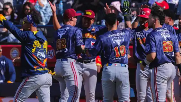 PRIMER TRIUNFO DE VENEZUELA: Cardenales remonta y venció 10×5 a Puerto Rico en Serie del Caribe