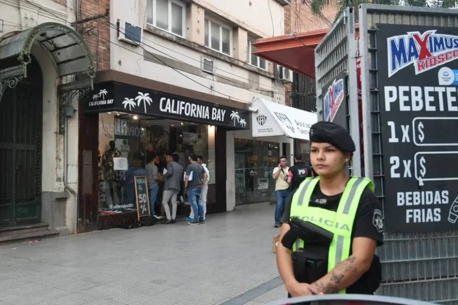 Conmoción: encontraron un hombre muerto en un local de la peatonal de la ciudad de Santa Fe