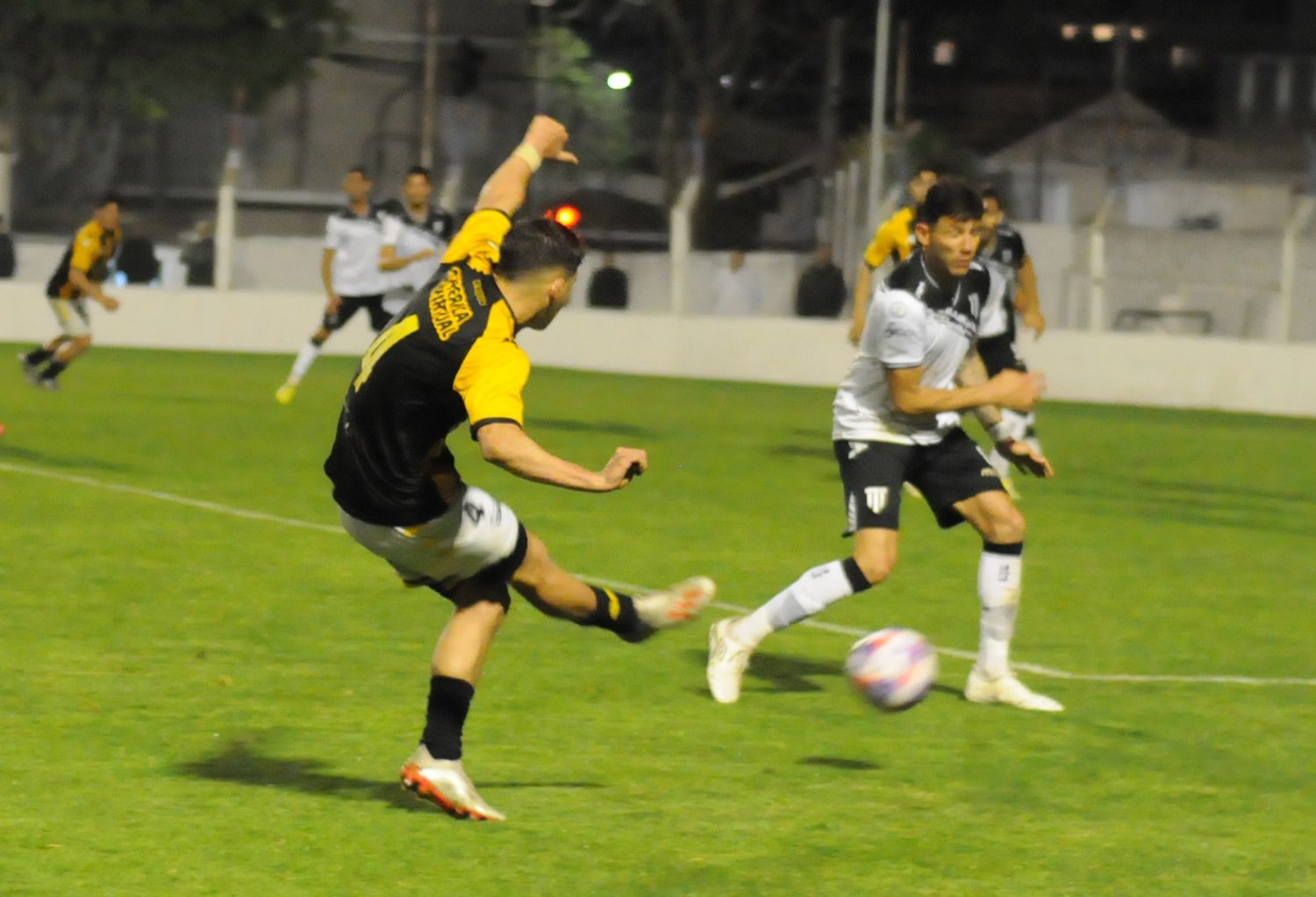 Santamarina 0-Gimnasia de Mendoza 2, el 26/9/22 por la Primera Nacional. Última caída aurinegra en Tandil.