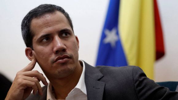 ¡SI NO LO AGARRA EL CHINGO…! Colombia no tardaría en retirar el apoyo a Juan Guaidó ¿Por qué?