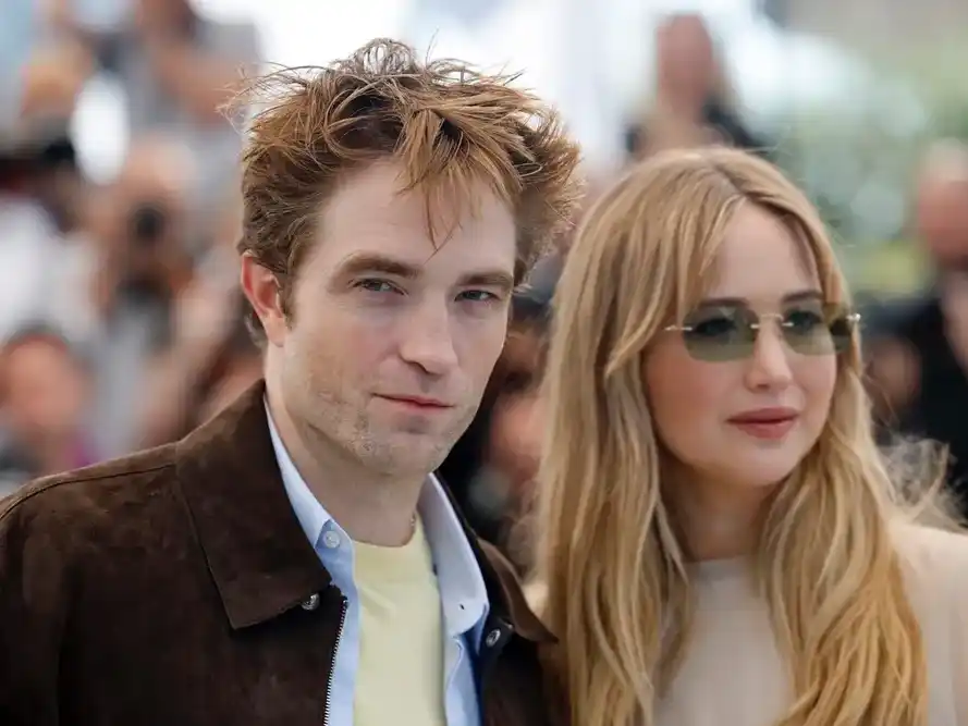 Robert Pattinson y Jennifer Lawrence en Cannes 2025. Protagonizan "Die, My Love".