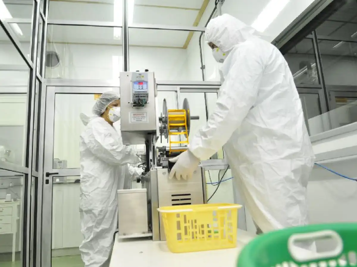 La fábrica municipal de medicamentos ya produce 25 especialidades