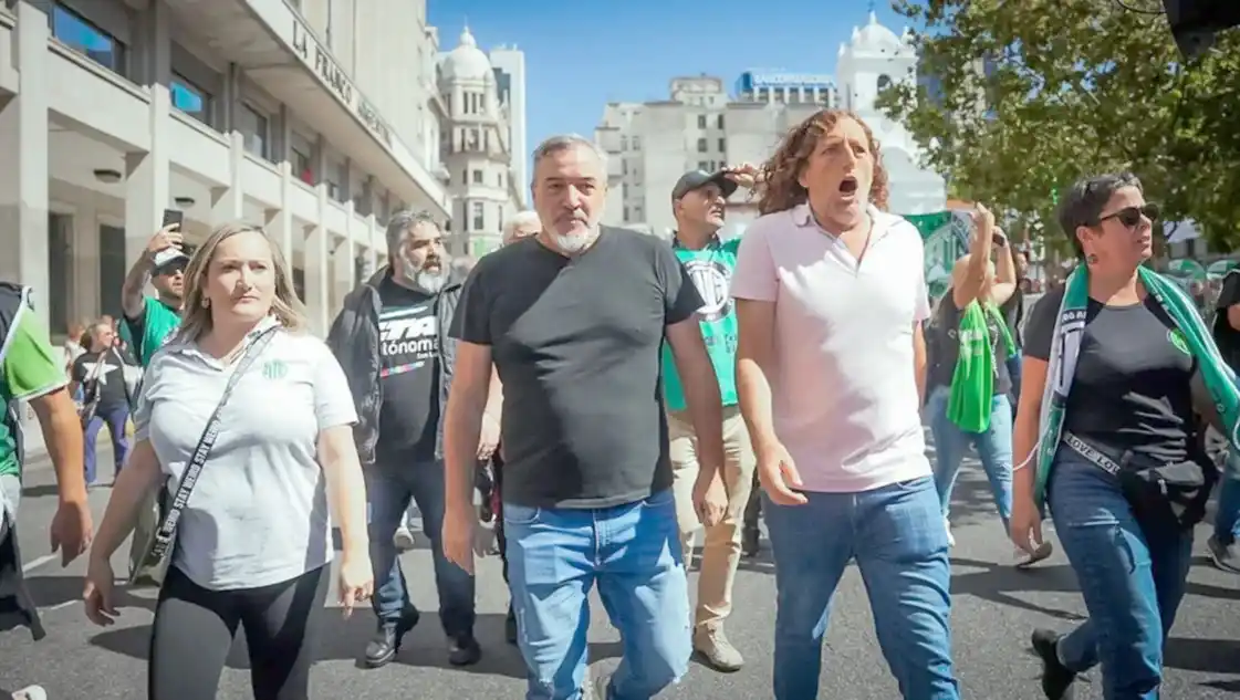 Una de las protestas de ATE frente al Ministerio de Economía, en abril último. (Foto: TN)