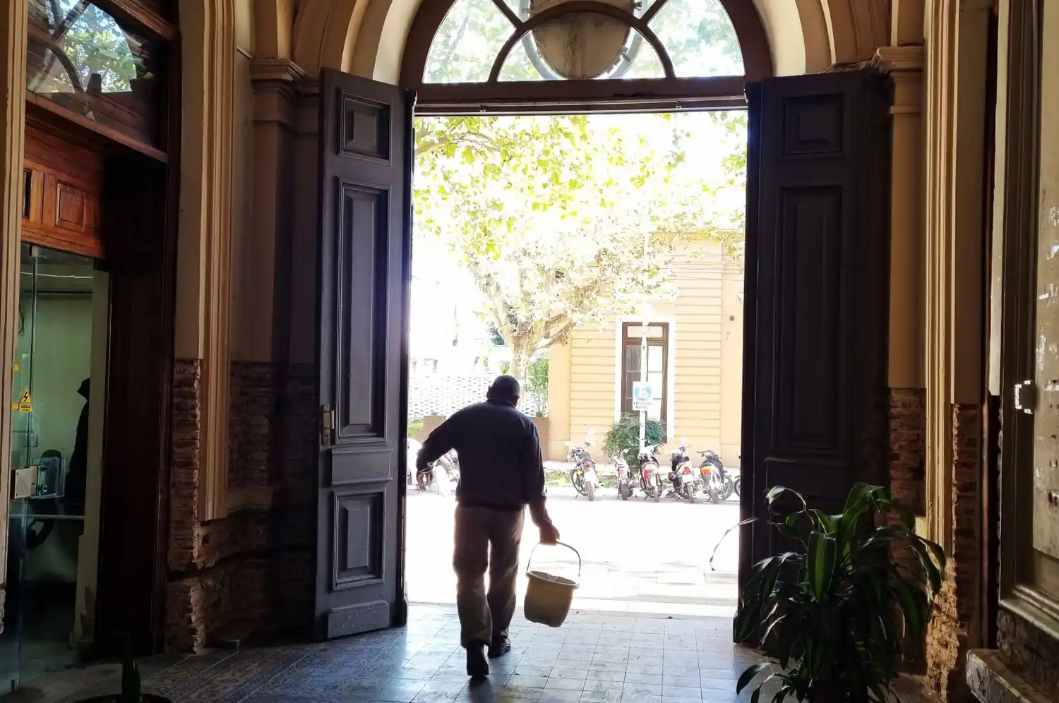 El promedio de los 1236 agentes municipales es de 1.800.000 al mes, aunque algunos ganan mucho menos y otros, muchísimo más.