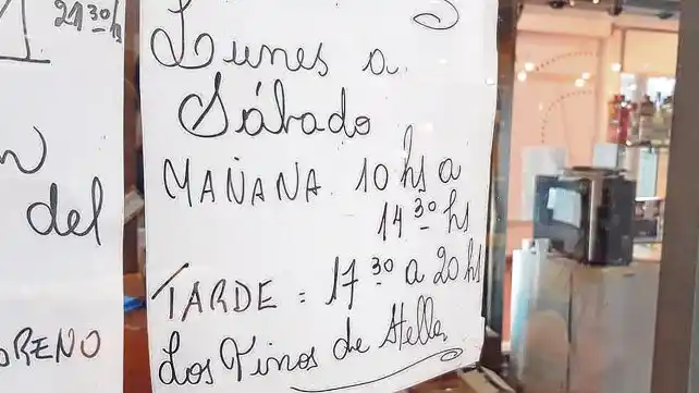 Comercios del centro cierran al mediodía para bajar costos