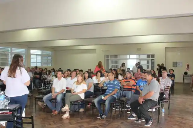 Se realizó la charla apertura del programa “Jóvenes Emprendedores”