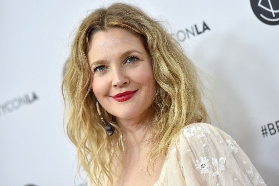 La historia que nadie conoce de Drew Barrymore: "Mis padres me dejaban consumir cocaína pero no azúcar"