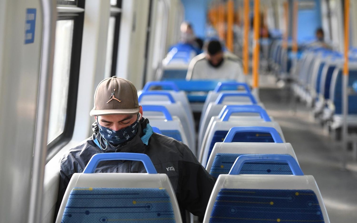 A pesar de la flexibilización en Ciudad el barbijo en trenes y colectivos del AMBA sigue siendo obligatorio
