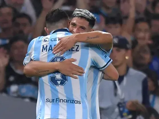 Racing visita a Colo Colo en un Monumental vacío por sanción de CONMEBOL