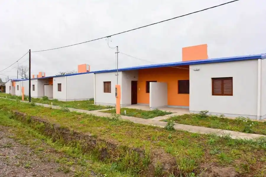 Intendentes expresaron su satisfacción
por el llamado a licitación de 338 viviendas