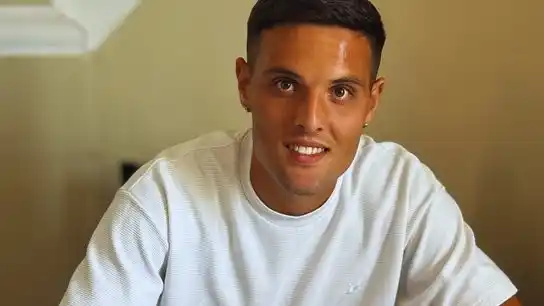 Echeverría fue presentado por Temperley.