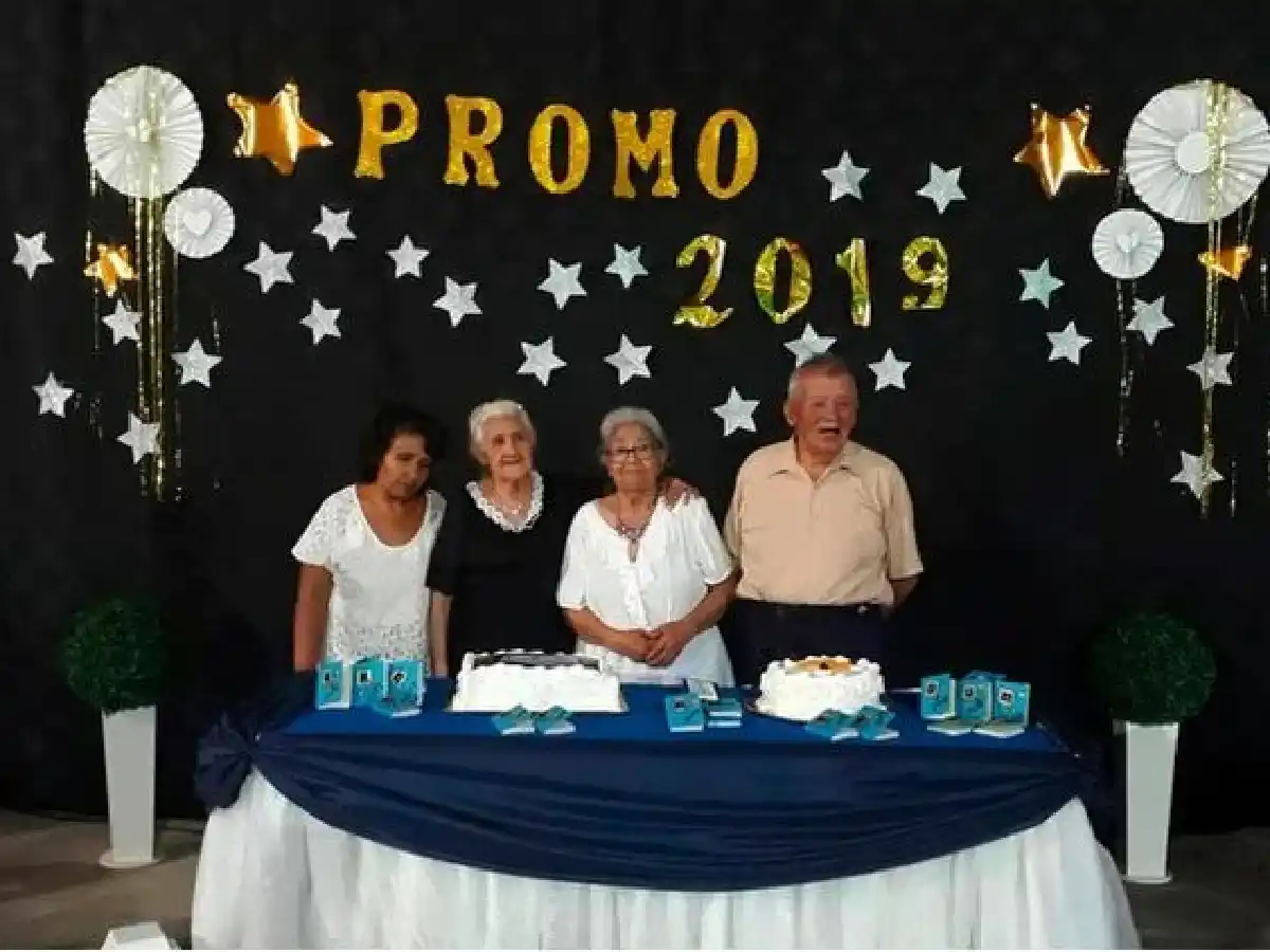 Cumplieron el sueño de terminar la primaria a los 90 años