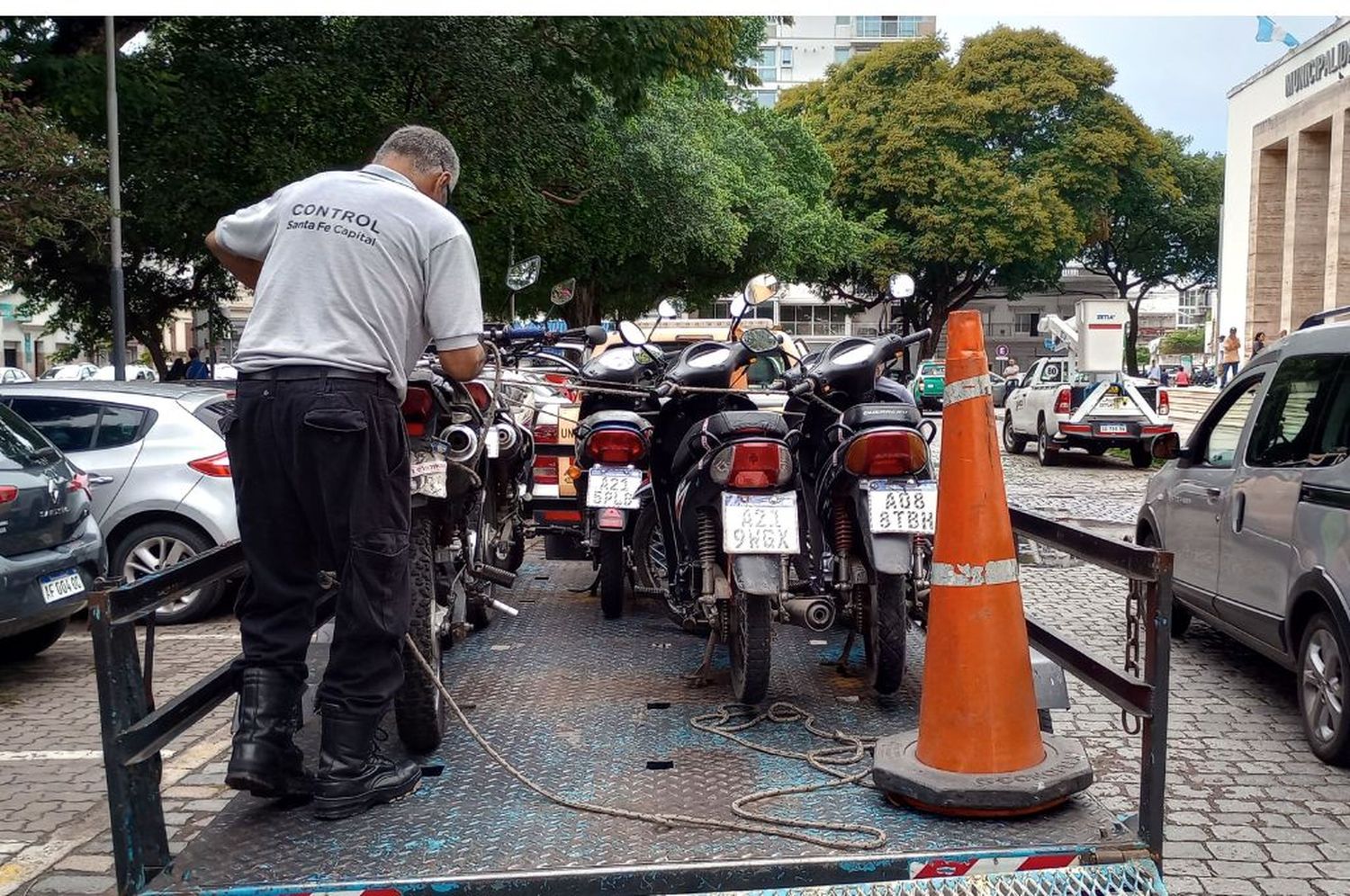 Santa Fe: intentó evadir un control de tránsito y atropelló a una inspectora municipal