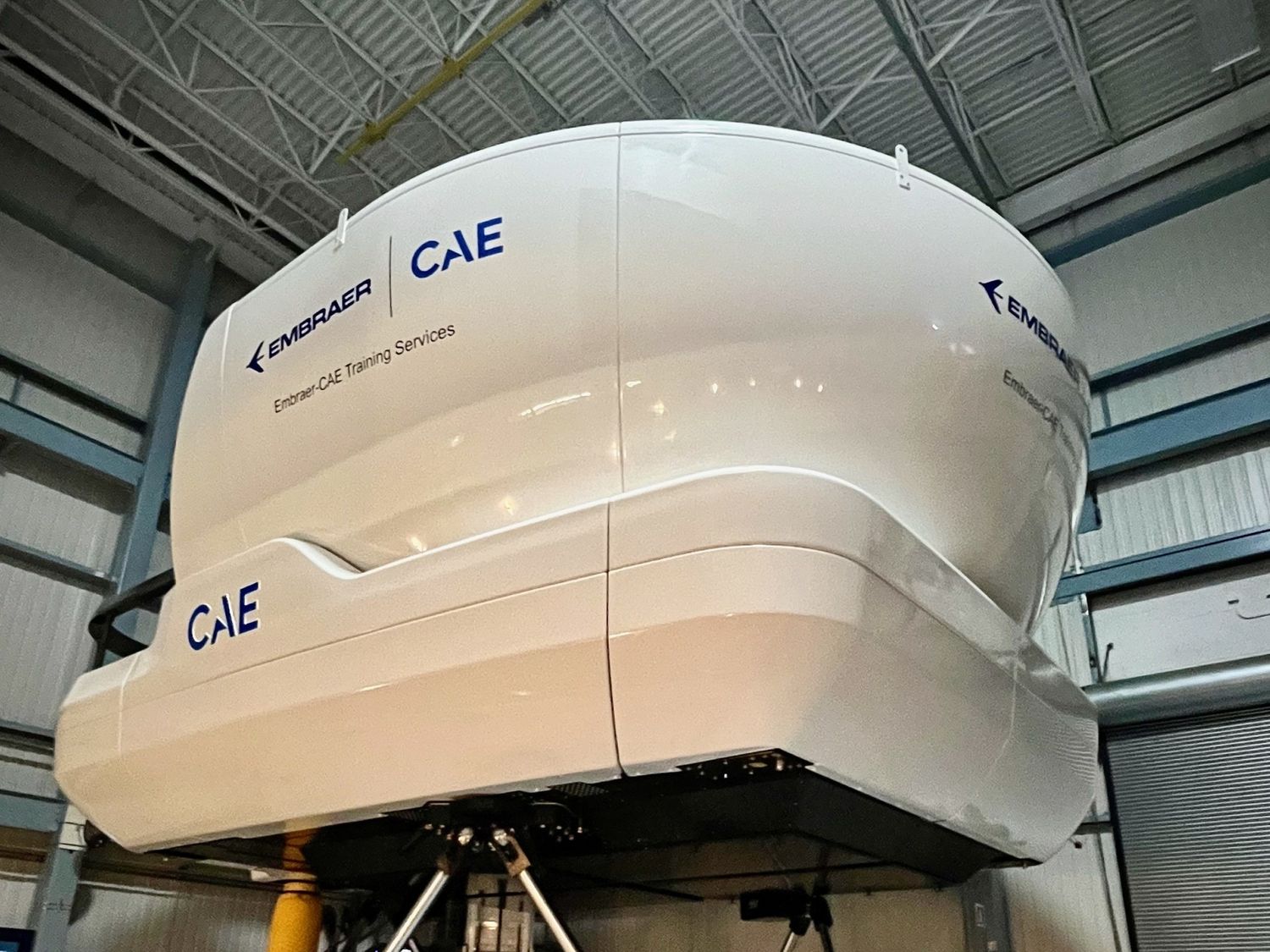 Porter Airlines estrena en Montreal un simulador de Embraer E195-E2 con tecnología de videojuegos