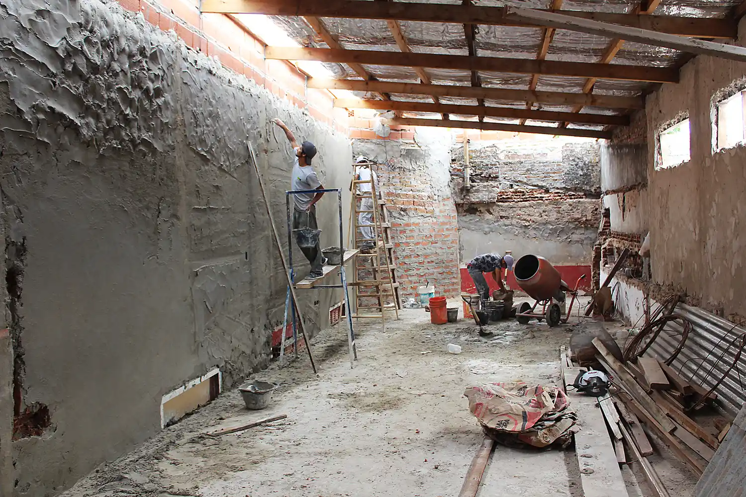 El SUm se realiza en el primer piso de la institución.