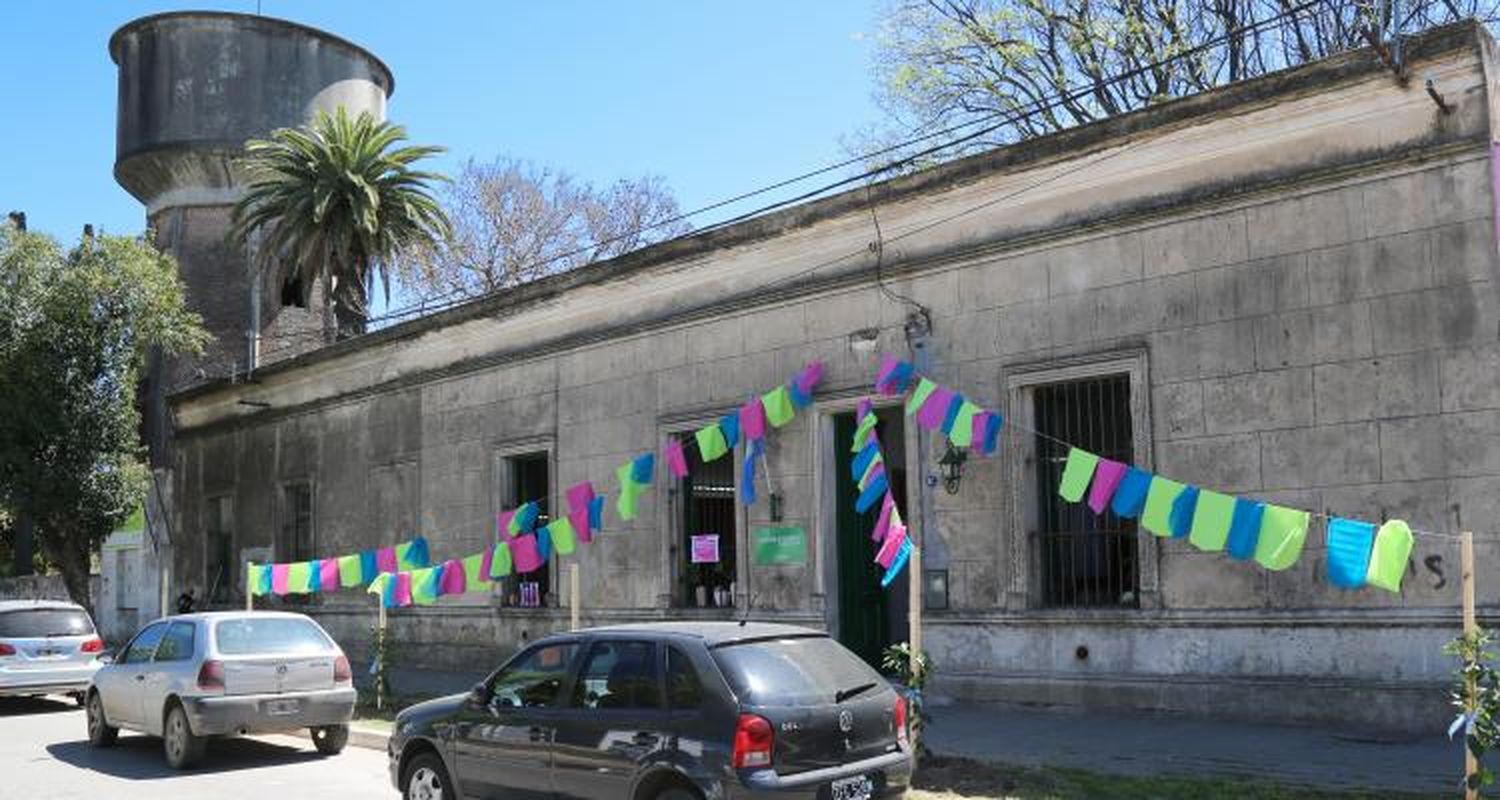 Tras ser reinaugurado, comienzan talleres de cerámica y pintura en el Centro Casella