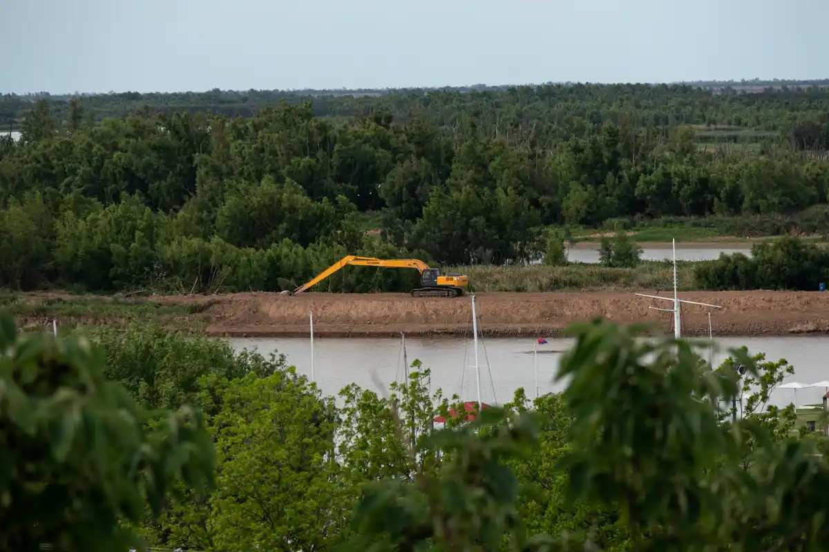 El Concejo pidió informes por máquinas  en la “zona de isla” frente a Náutico y en Las Canaletas