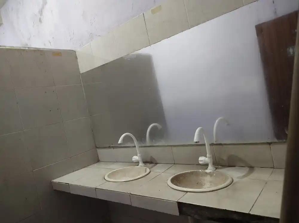 Baños de la terminal: colocaron canillas nuevas y arreglaron las mochilas