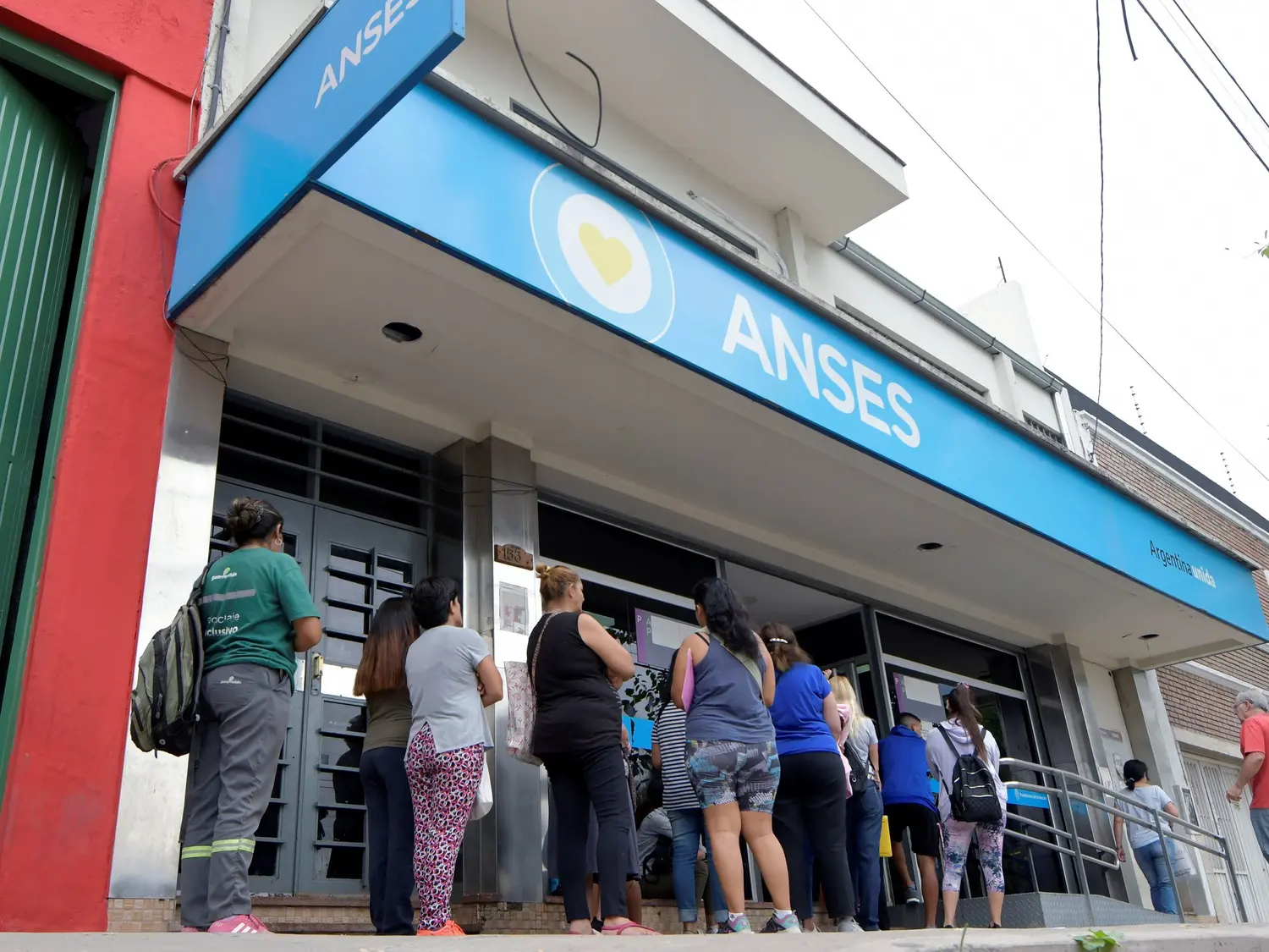 Calendario de pagos Anses: quiénes cobran el martes 30 de abril