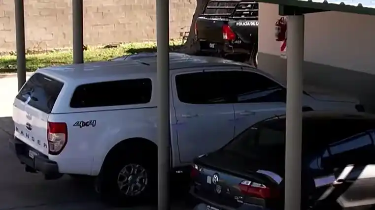 Encontraron un golpe y manchas rojas en la camioneta del principal sospechoso por la desaparición de Loan