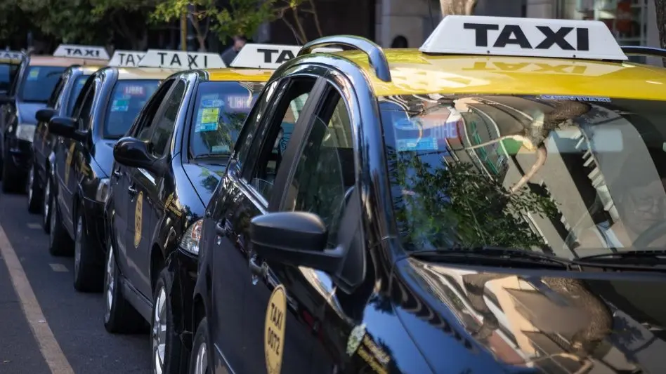Taxistas denuncian competencia ilegal y reclaman control municipal