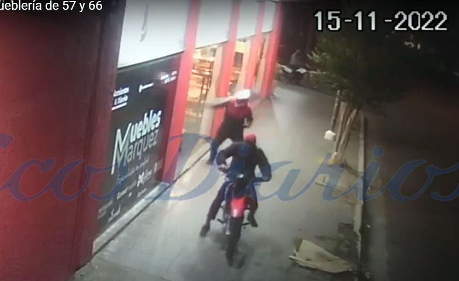 Audaz robo en un comercio céntrico tras romper la vidriera