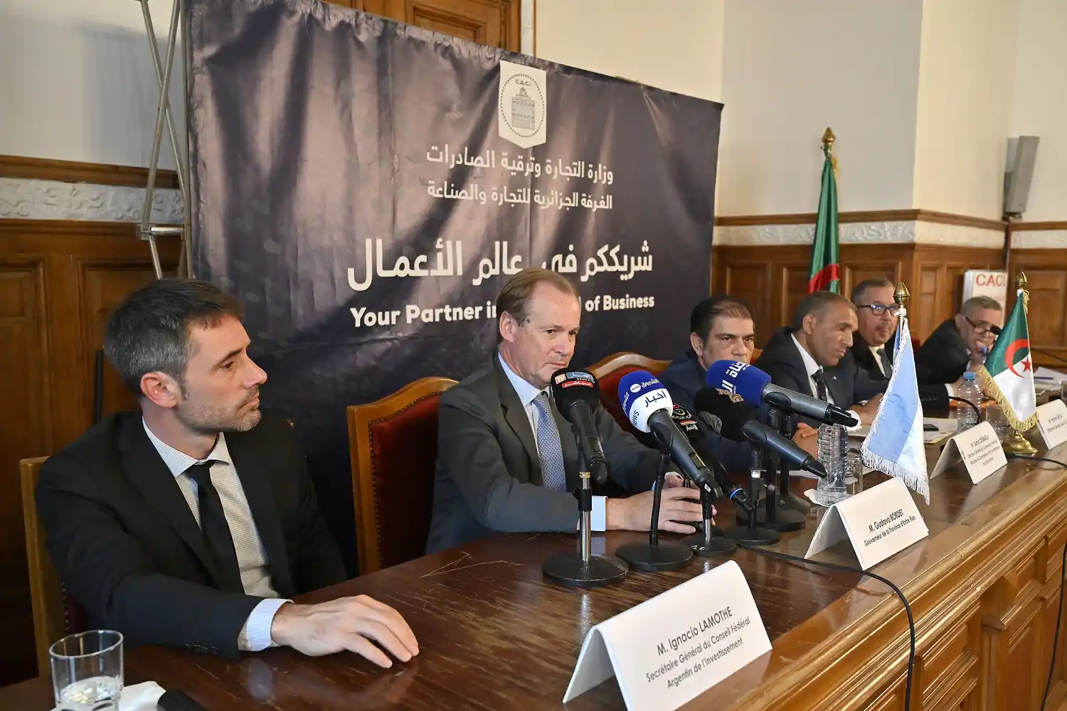 Gustavo Bordet propuso un acuerdo de la Región Centro con Argelia para incrementar las exportaciones