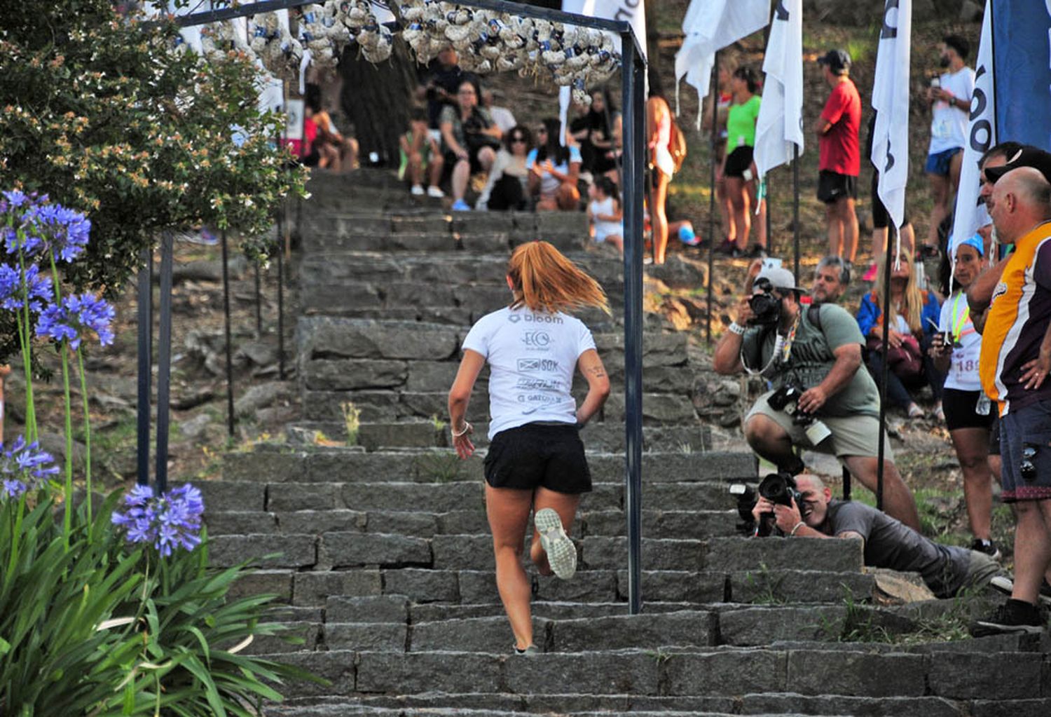 Más de 300 escalones del Parque Independencia de Tandil en el menor tiempo posible.