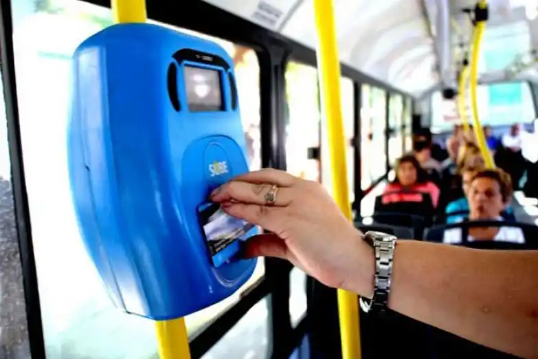 Tarifa del transporte: La Justicia suspendió el procedimiento de consulta pública tras la cautelar del intendente Gray