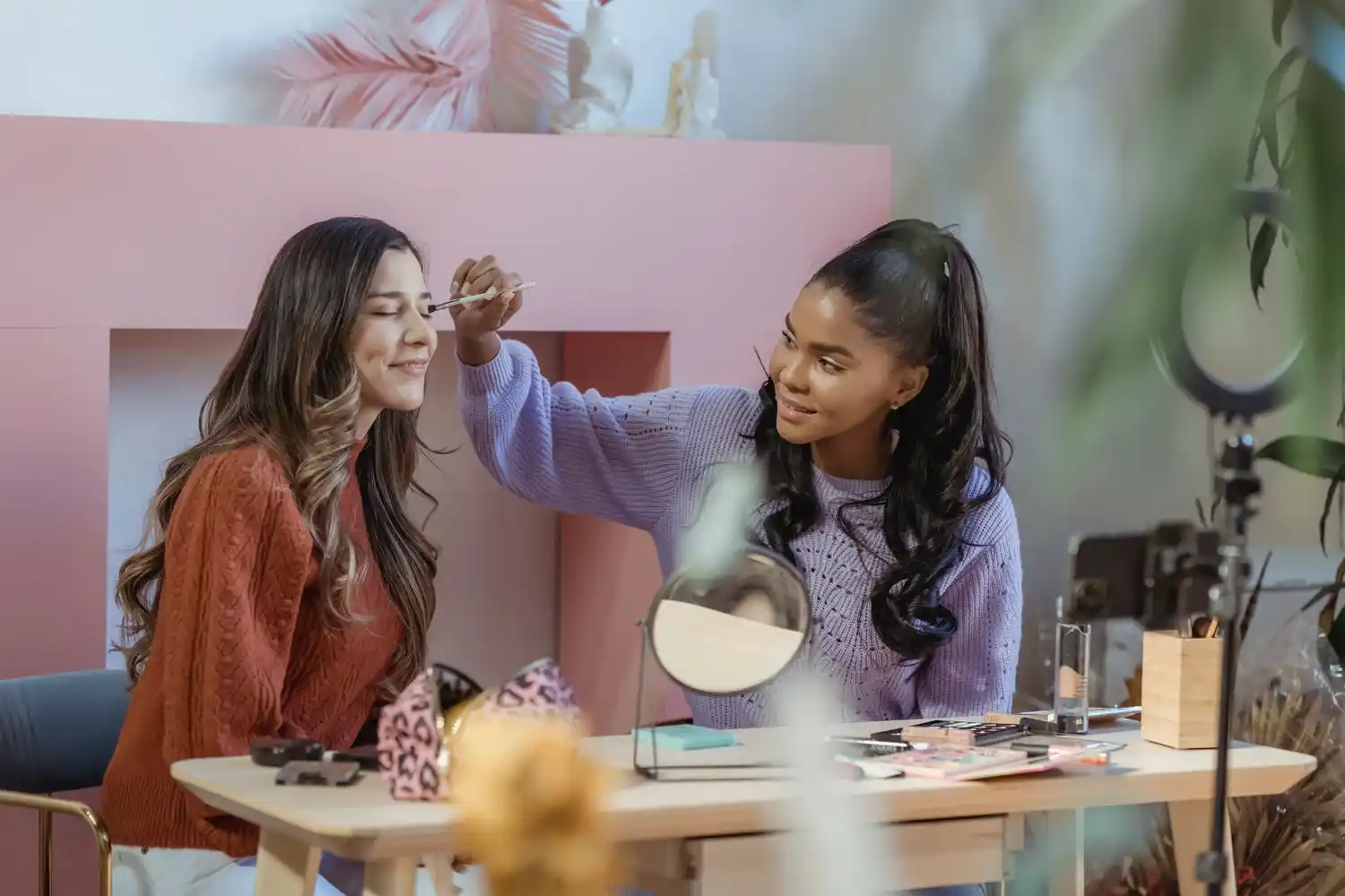 Marketing digital: por qué las marcas de belleza ya no venden con publicidad, sino con confianza