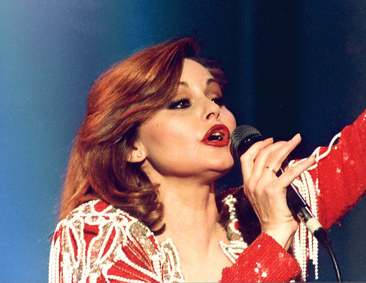 La vida y legado de Rocio Durcal llegan a la pantalla grande