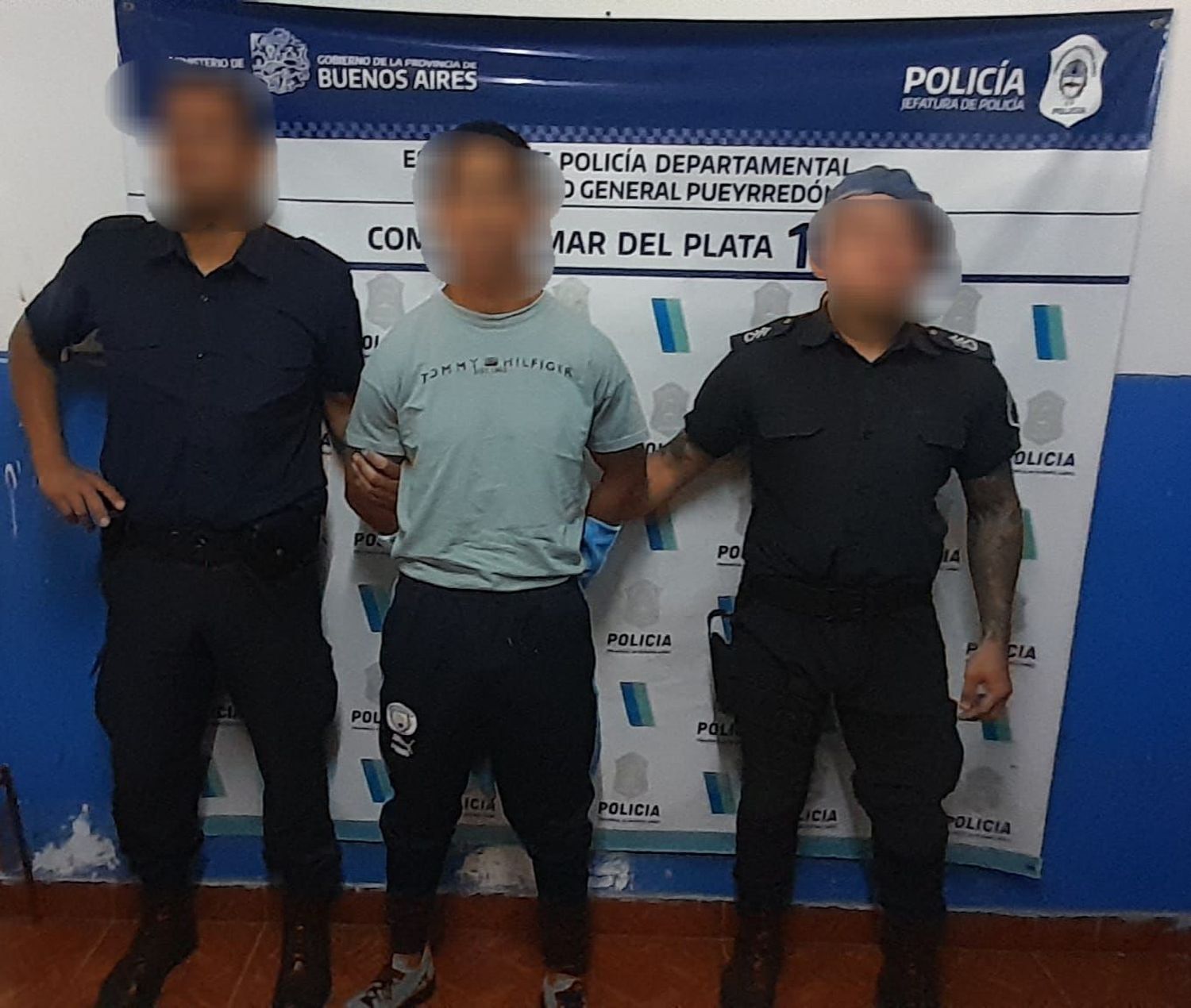 Con arresto domiciliario, manejaba una moto sin papeles