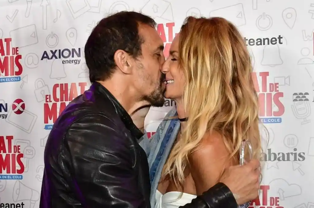 Sabrina Rojas y José Chatruc a los besos