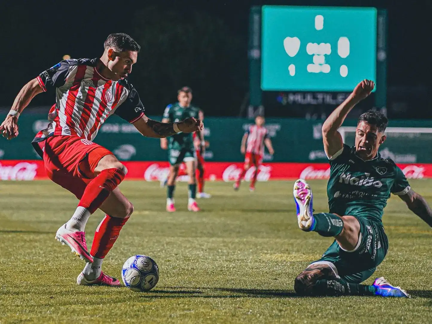 Sarmiento empató y no pudo acercarse a la punta