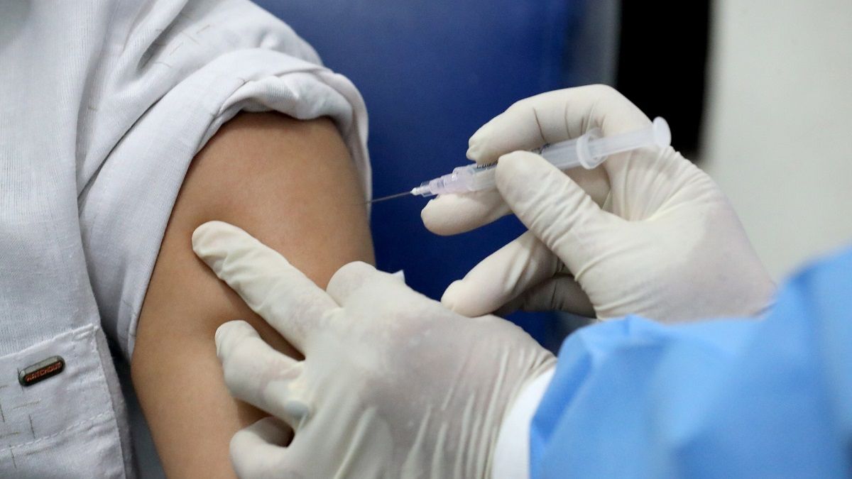 EL ALEMÁN QUE SE VACUNÓ 217 veces contra la COVID-19 y está vivo para contarlo