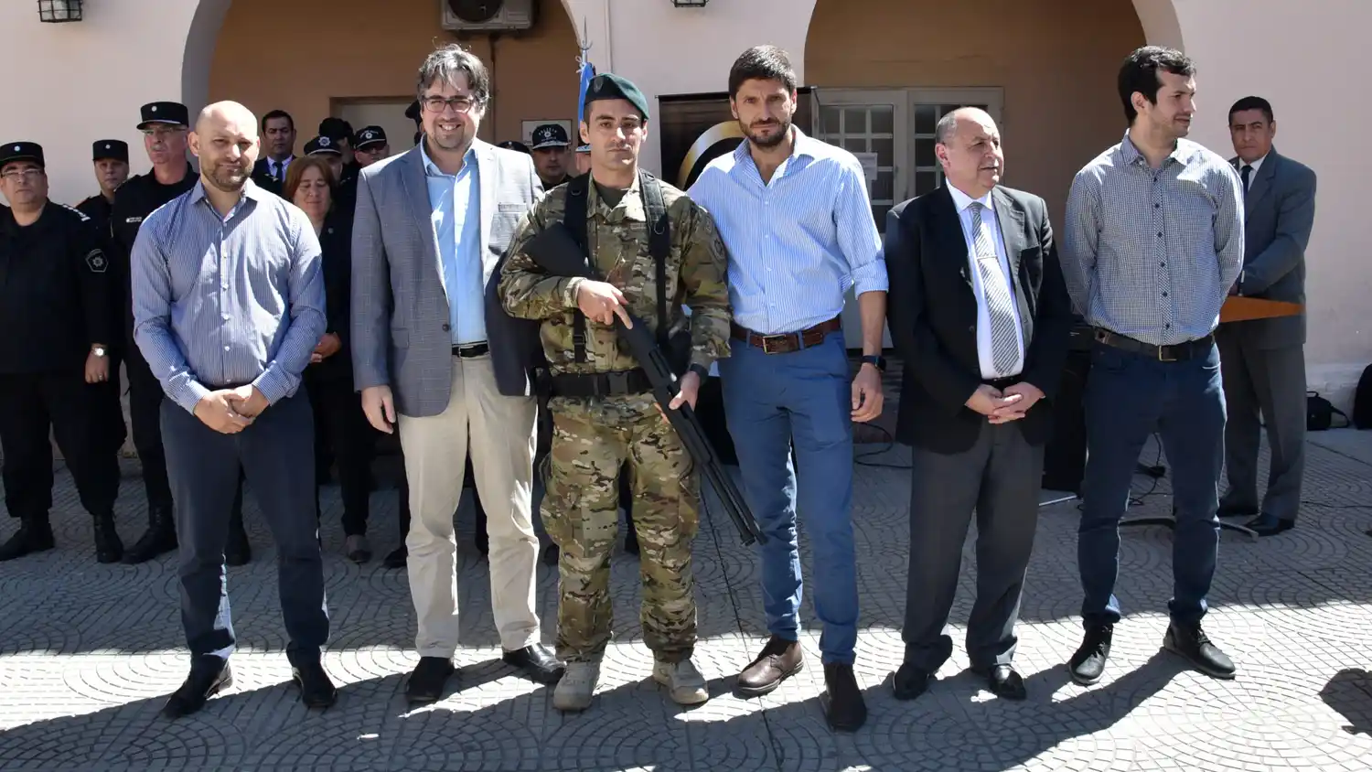 La provincia entregó nuevas armas para la Policía y el Servicio Penitenciario