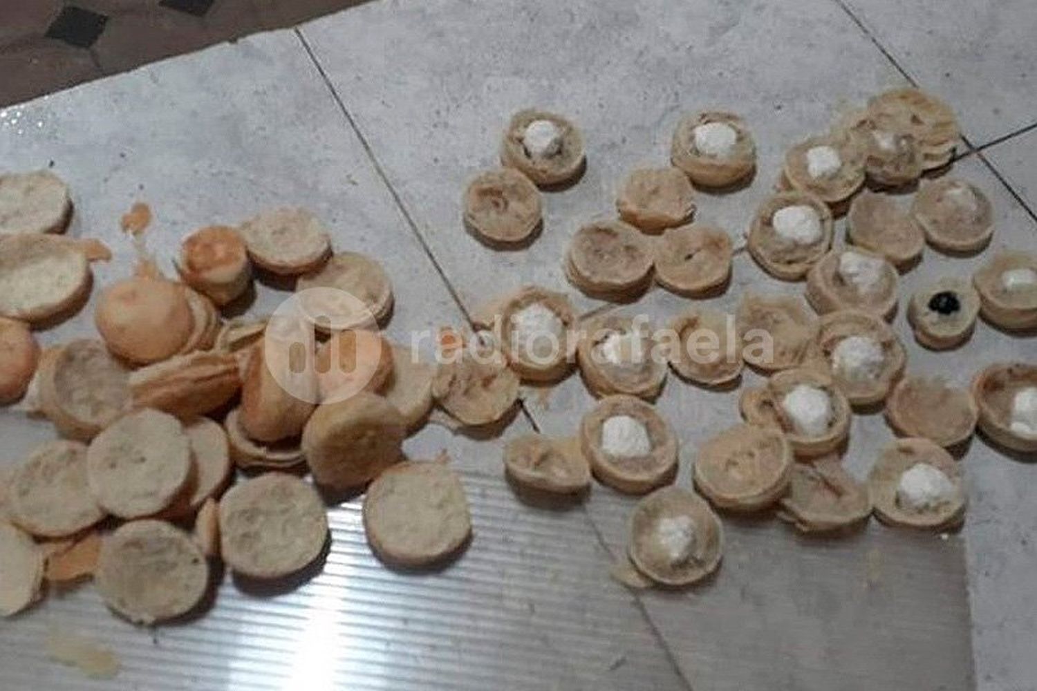 Salió de la cárcel con transitorias, pero volvió con bizcochos rellenos de cocaína