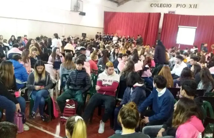 Jóvenes reflexionaron sobre el trabajo, el futuro y el rol de las nuevas tecnologías