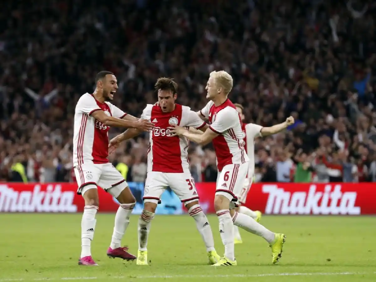 Tagliafico convirtió y Ajax pasó de ronda