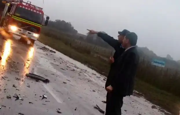 Dos muertos tras choque entre colectivo y un utilitario en la Ruta 9