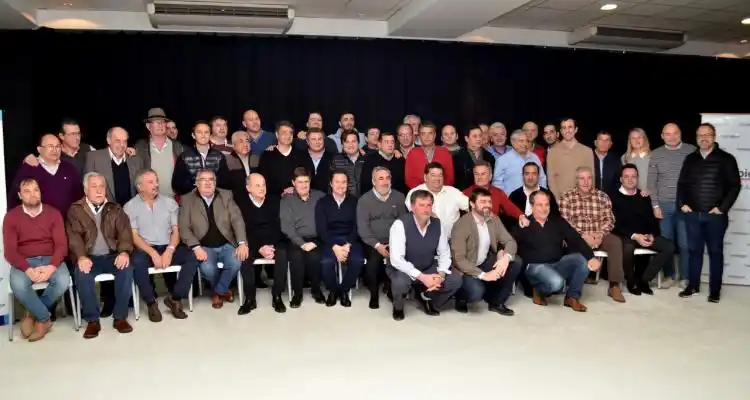 Salazar participó del Foro de intendentes de Cambiemos en San Martín